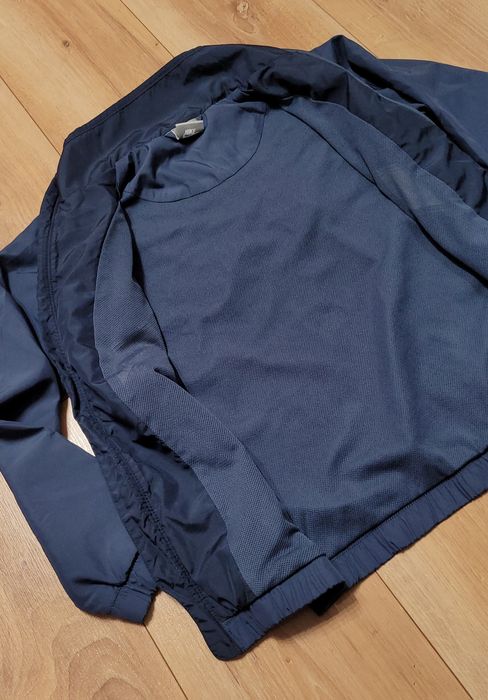 Bluza kurtka  wiatrówka Nike roz 10-12, 140-152 cm lat jak nowa
