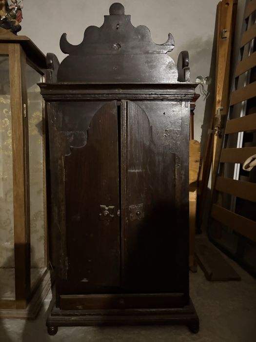 vitrine antiga de madeira