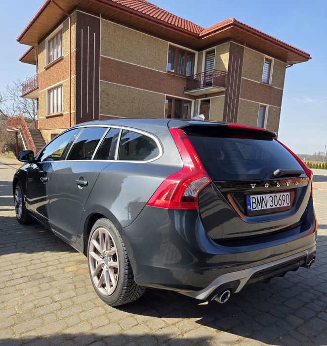 Volvo V60 2.0 D3 R-DESIGN