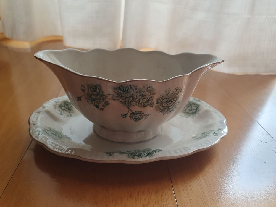 Antique dipper - collection - green - Massarelos pottery
Good