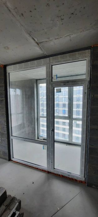 Склянна перегородка Rehau , з энергозберігаючими склопакетами