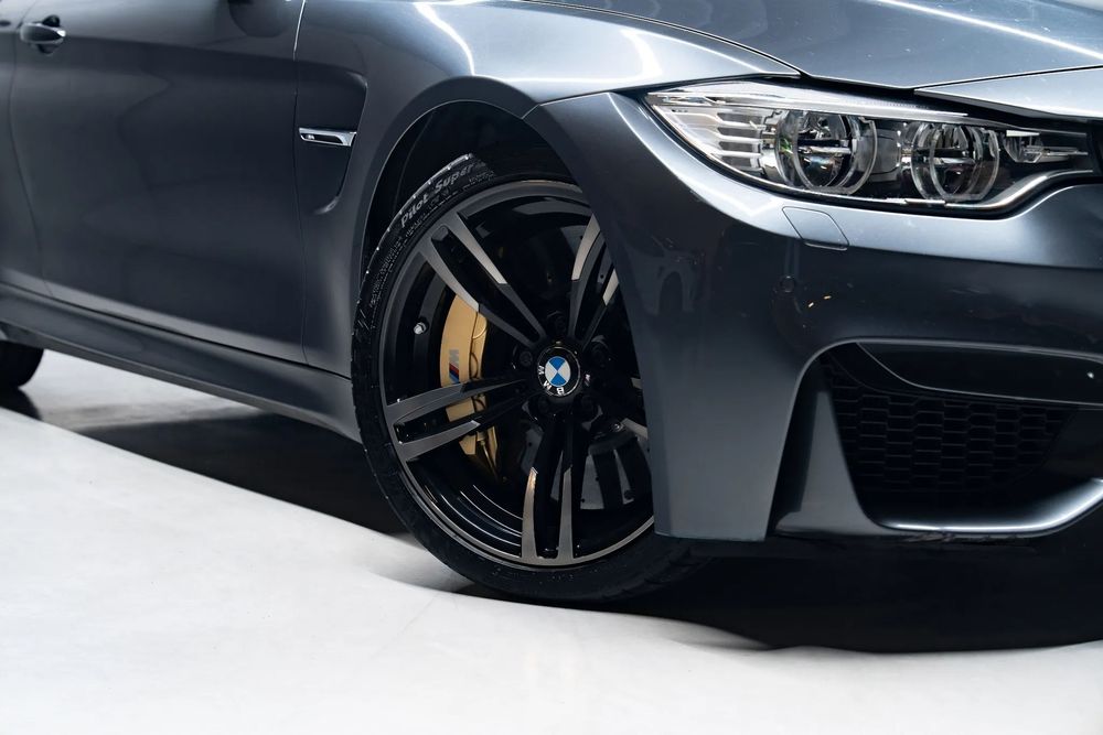 BMW M4 Auto