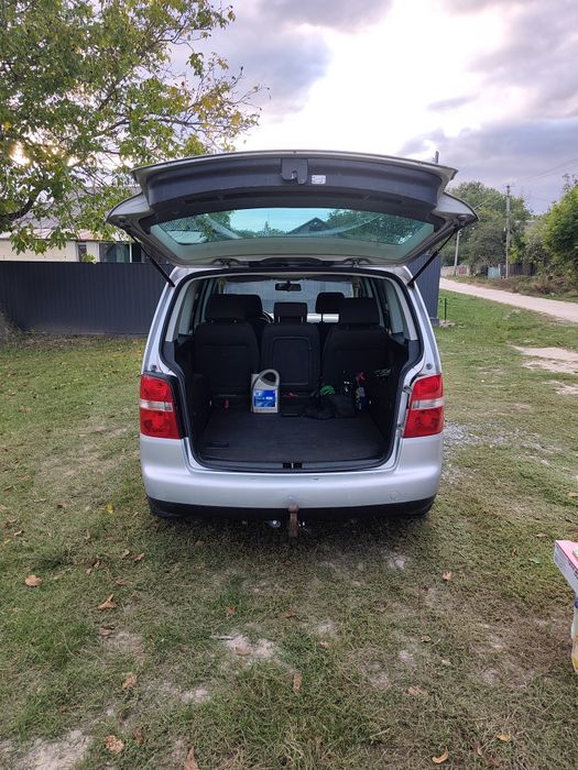 Продам Touran 1.6 FSI