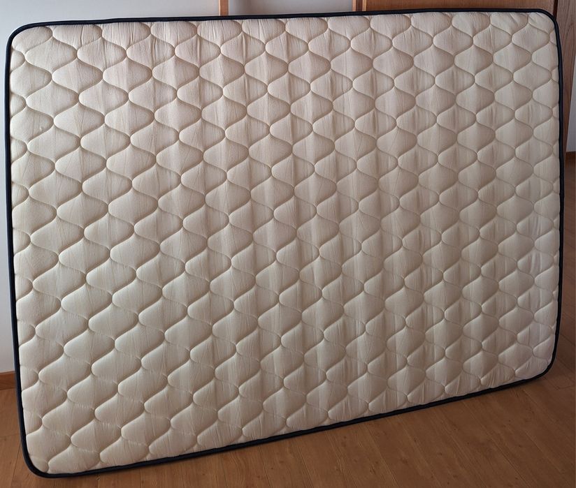 Estrado madeira 140x190 + colchão