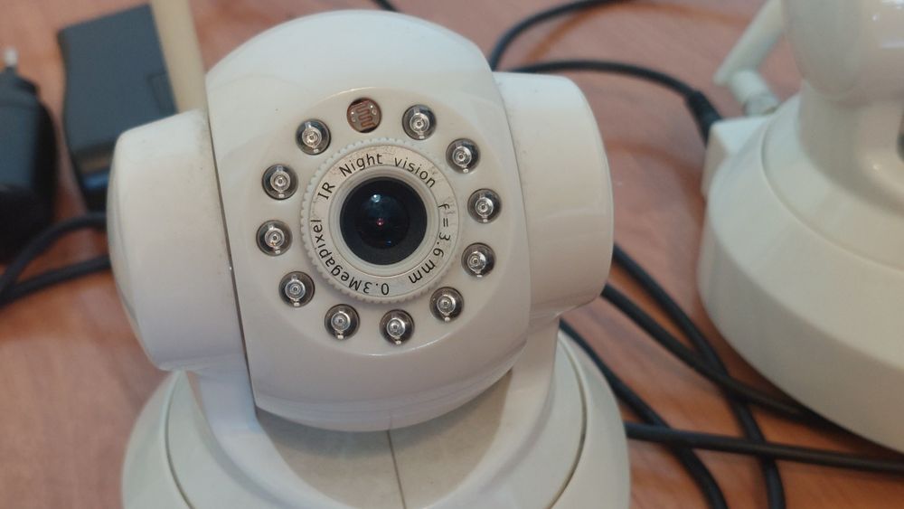 Cámaras vigilância remota Foscam, 4 uni. c/ visão noturna e movimentos