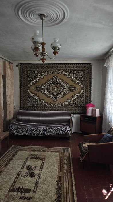 Продаж квартири в 1-поверховому будинку з присадибною ділянкою