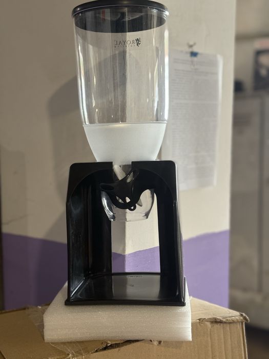 Диспенсер з поворотним дозатором Royal Catering на 3 л