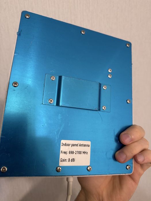 Кімнатна панельна антена 4G LTE 698–2700 MHz 8 dBi