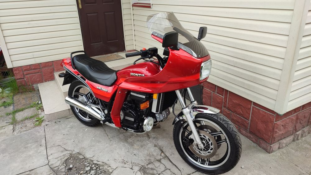 Honda vf 750 s ,  sabre piękny klasyk!