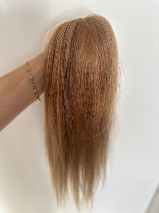 Naturalne włosy po micro ringach brąz blond