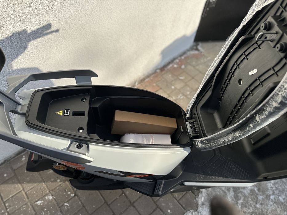 Електроскутер Yadea GT25