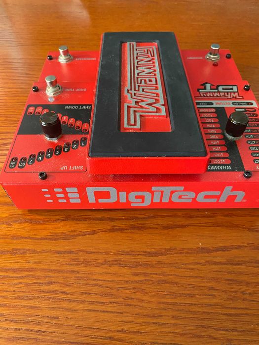 DigiTech Whammy DT — Pitch Shifter, Harmonizador e Drop Tune