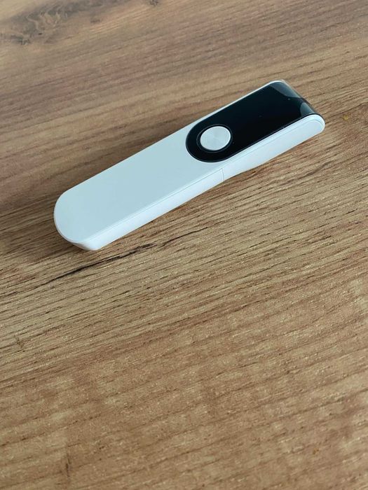 Termometr BEZDOTYKOWY na PODCZERWIEŃ medyczny DOKŁADNY poręczny dzieci