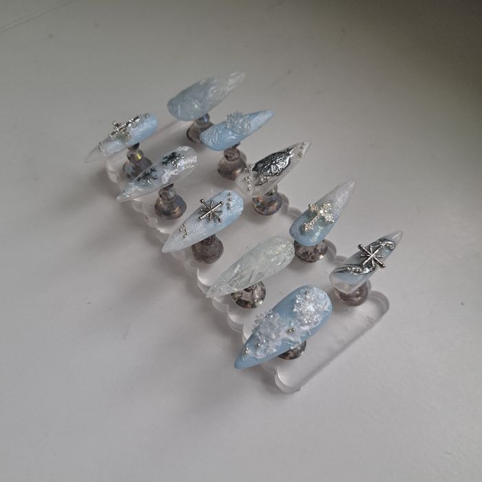 Niebiesko Białe Zimowe Tipsy Stiletto