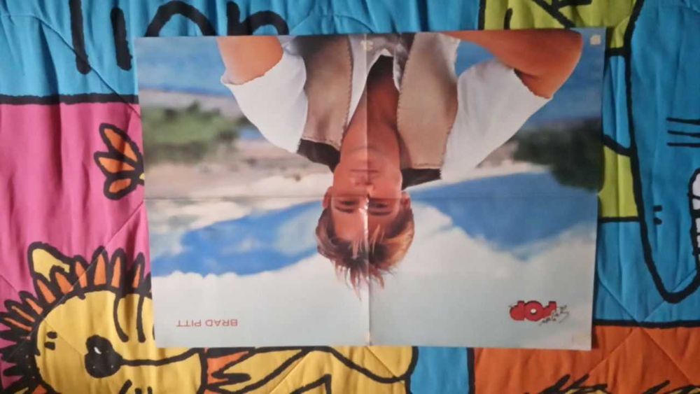 Capa Escolar Super Pop c/David Charvet + oferta poster Brad Pitt