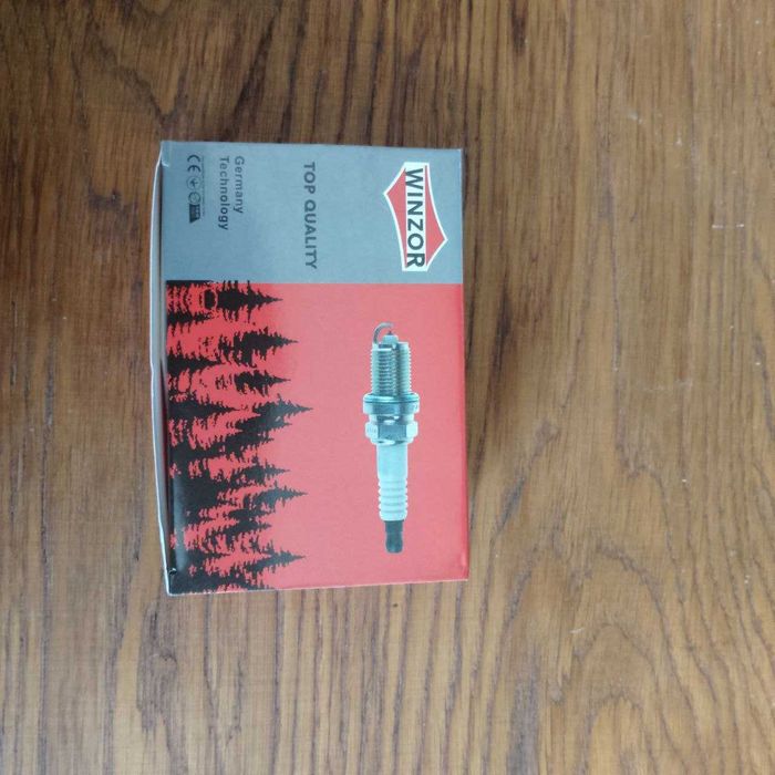 свічки на бензопилу бензокосу за упаковку 10 шт WINZOR (якість)