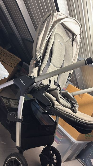 Trio Nuna ( carrinho, alcofa e ovo)