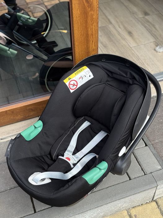 Автолюлька / автокрісло Cybex Aton B2