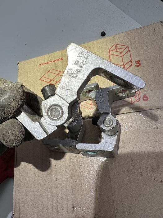 Завіса петля суперб 2 тігуан