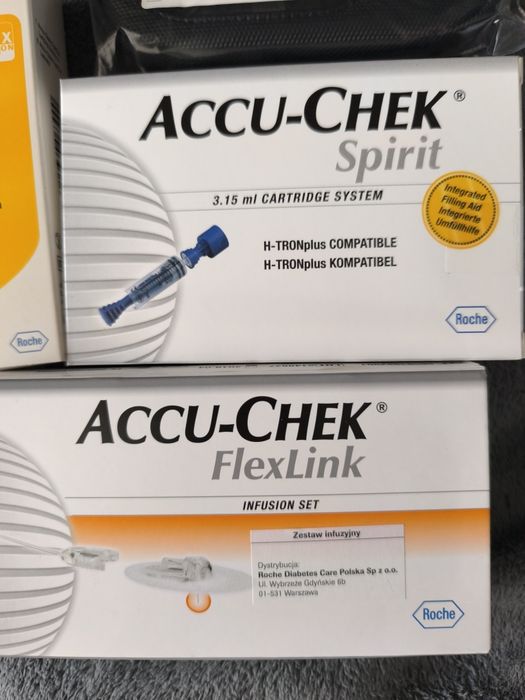 Pompa insulinowa ACCU-CHEK COMBO i pakiet startowy.
