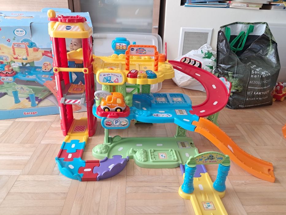 Vtech toot toot garage garaż zestaw