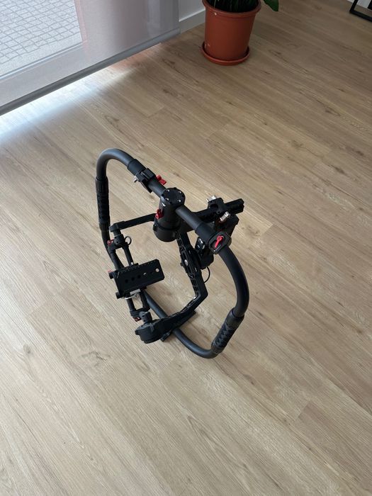 DJI Ronin com caixa peli de transporte, ring, bateria nova