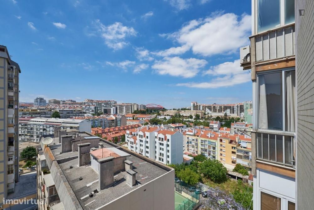 Quarto - localizado em Benfica Lisbon