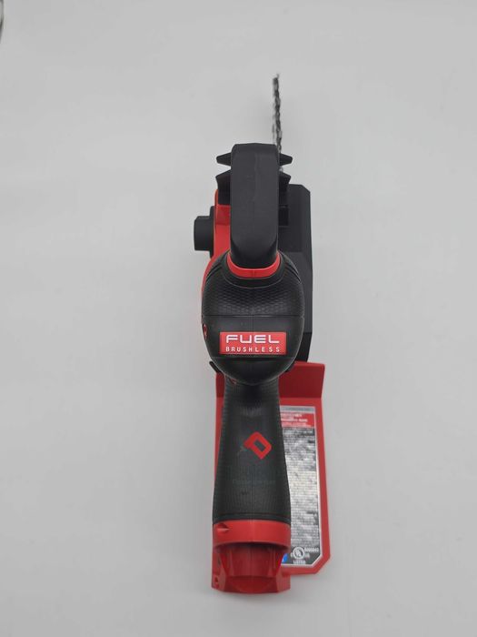 Milwaukee 2527-20 M12 FUEL бесщеточная цепная пила