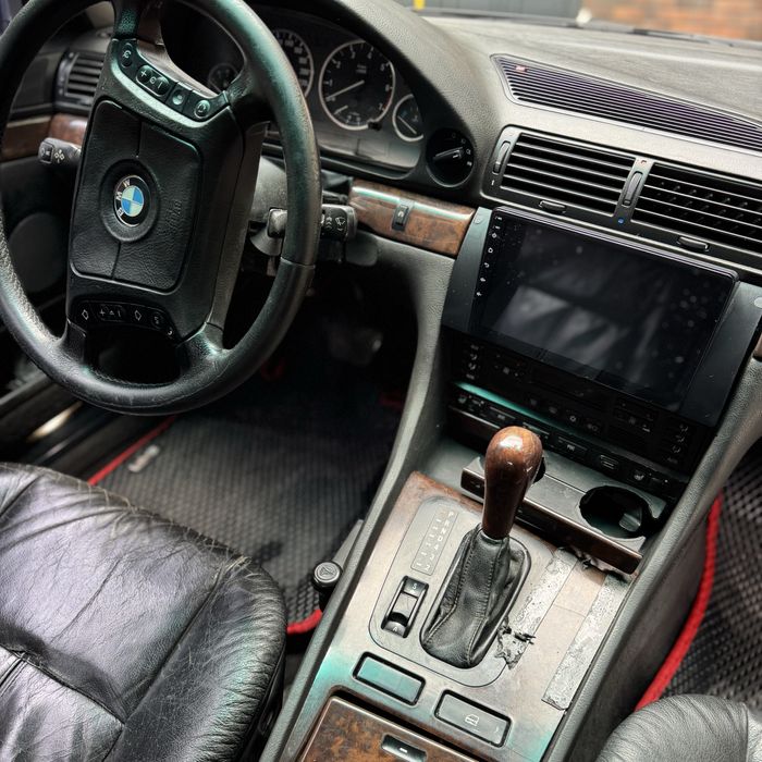 BMW e38 1994 3.0 m60