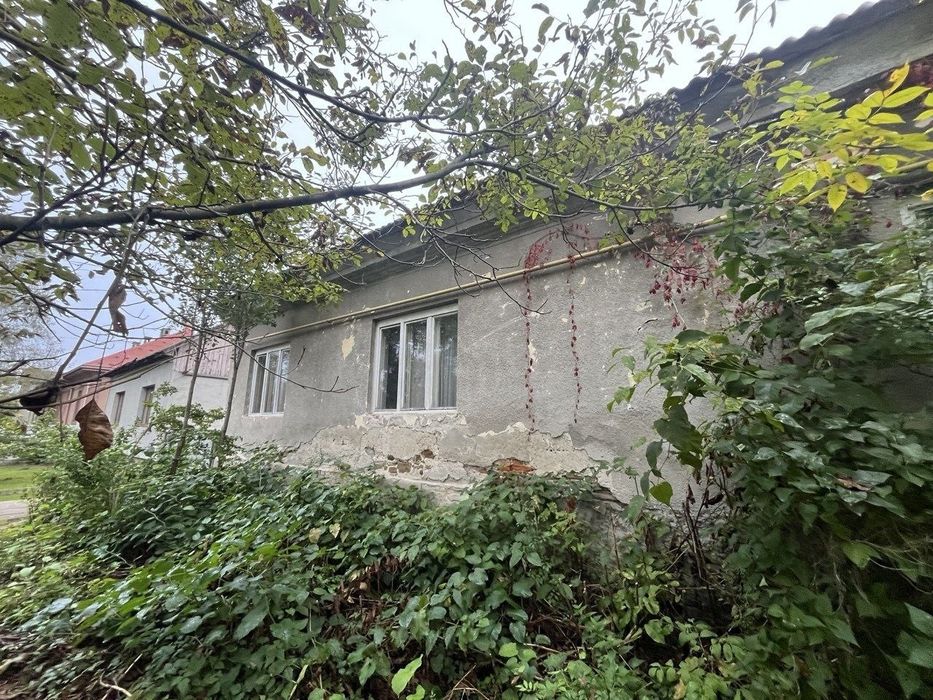 Продам пів будинку смт Буштино
