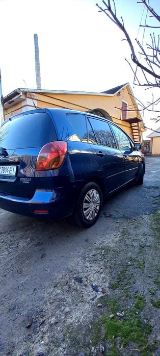 Тойота версо корола