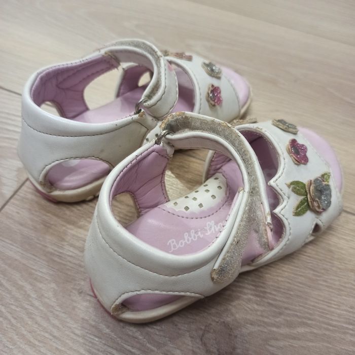 Sandałki dla dziewczynki Bobbi Shoes, rozmiar 24