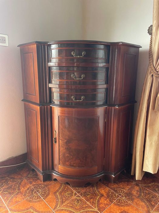 Móvel de canto / apoio madeira maciça de cerejeira, excelente estado