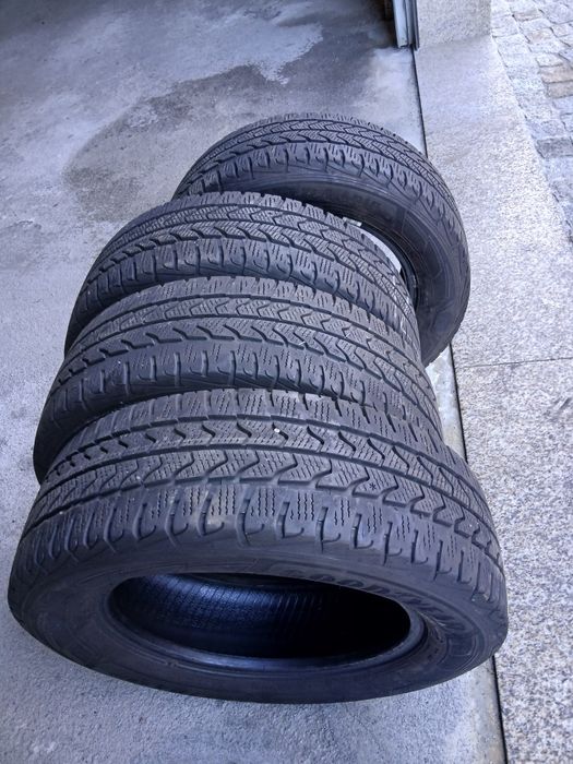 4 pneus 205/65R16 C Goodyear seminovos