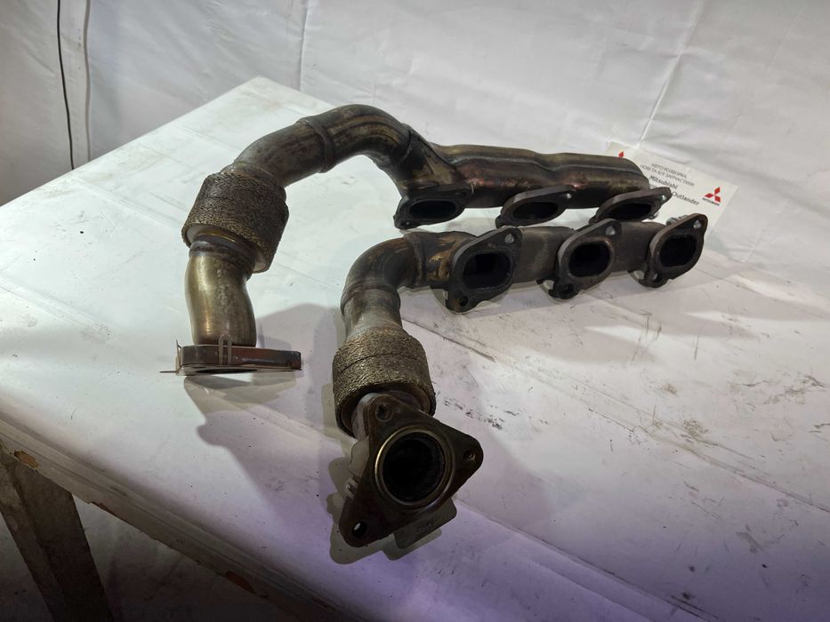 Колектор випускной 3.0 ОМ 642 Mercedes-Benz правий лівий