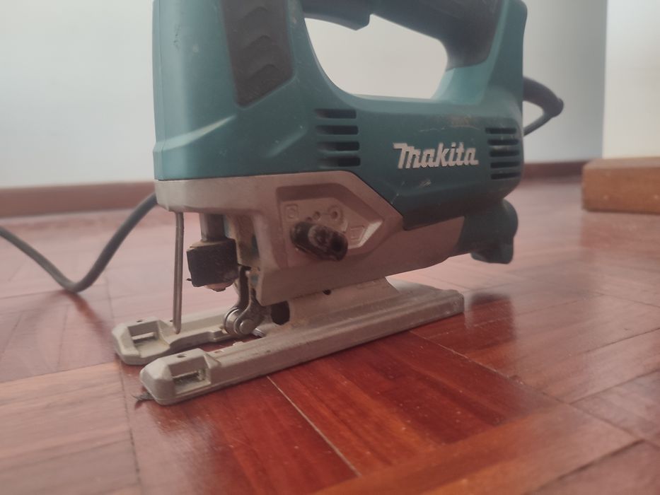 Serra tico-tico 650W Makita JV0600