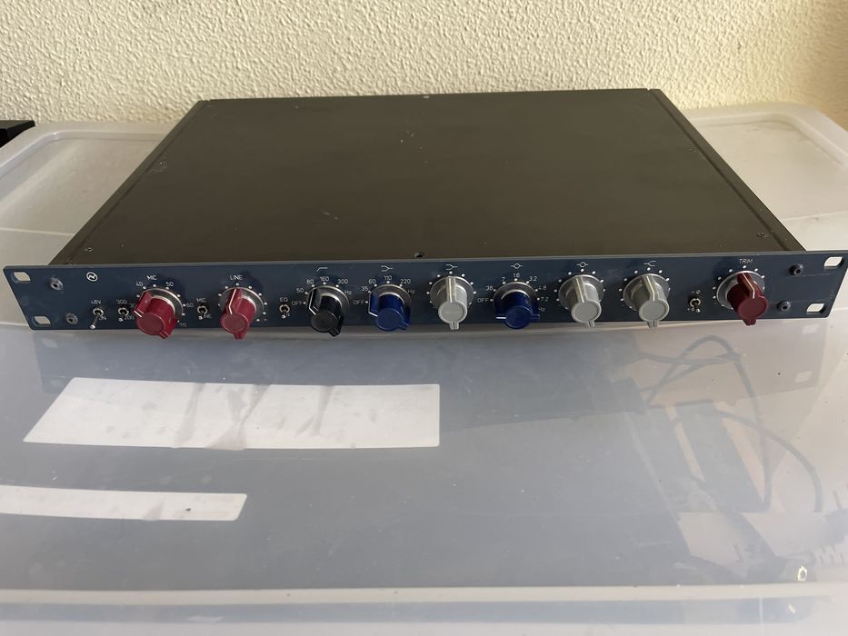 Neve eq clone em perfeita condição de 2018