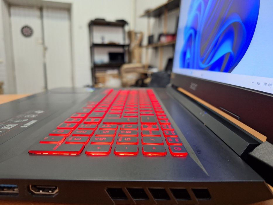 Acer Nitro 5 AN517-54 i5-11400H RTX 3050 Ti 4Gb DDR4 16Gb SSD + HDD