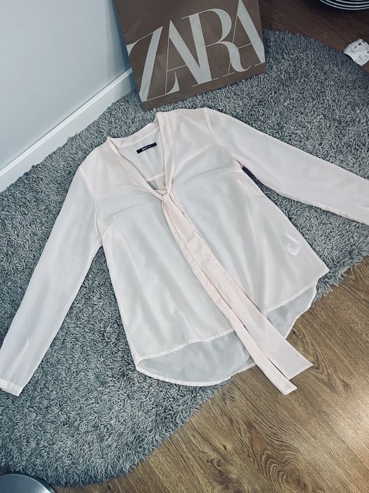Gina tricot pudrowy roz piekna koszula biurowa wiazana rozm s
