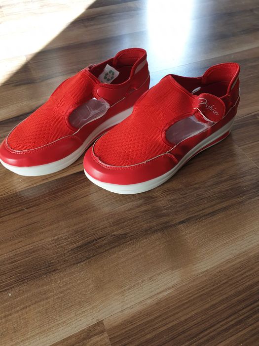Półputy sportowe czerwone NOWE