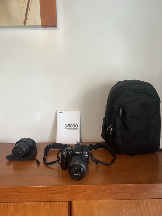 Nikon D5000 + 2 Objetivas VR (18-55 e 55-200) + Mochila + Bateria Original
