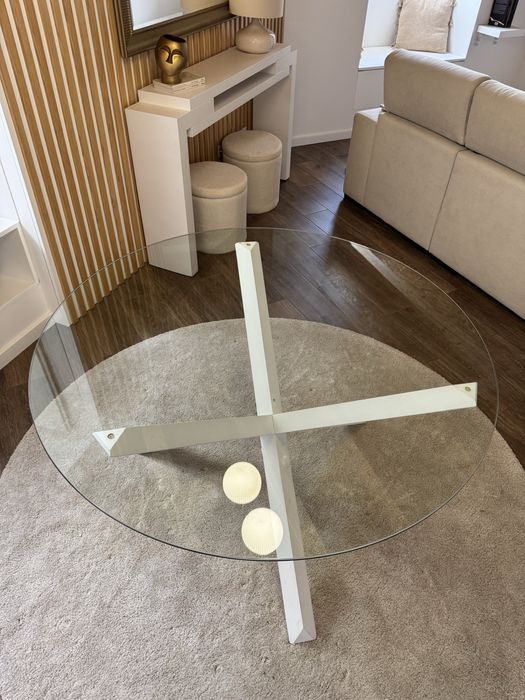 Mesa de sala redonda + 4 cadeiras + carpete