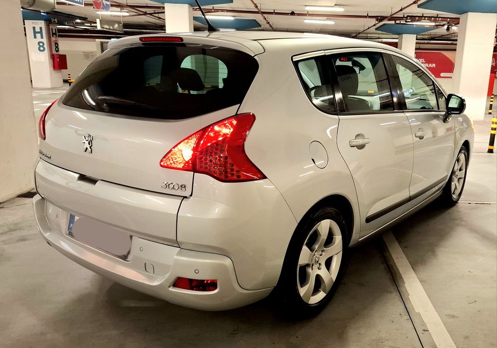 Peugeot 3008 só com 169.000 km de 2009