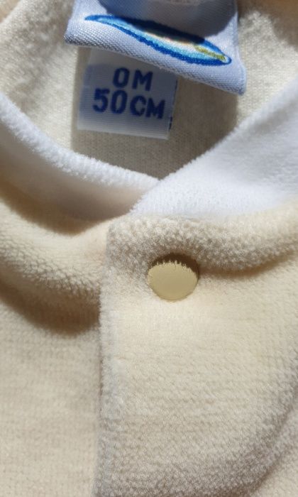 Conjunto recém-nascido em bom estado