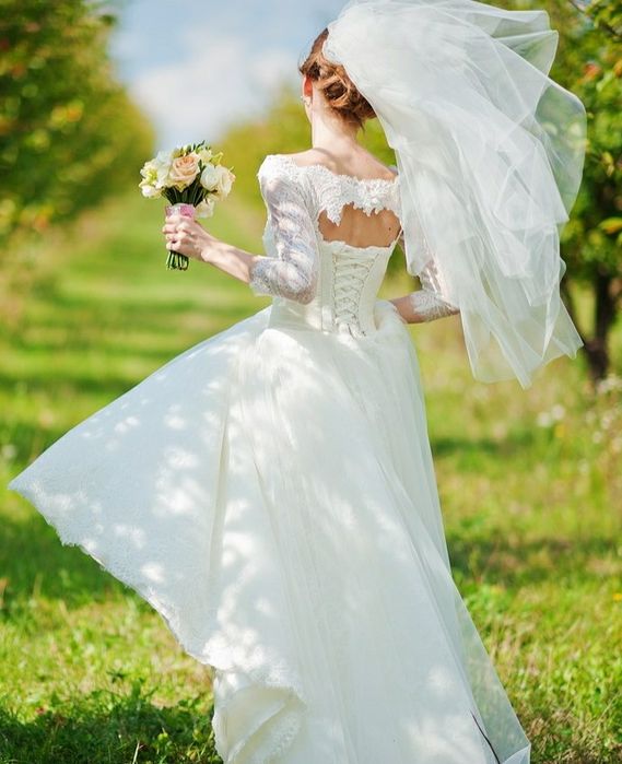 Весільне плаття (айворі)