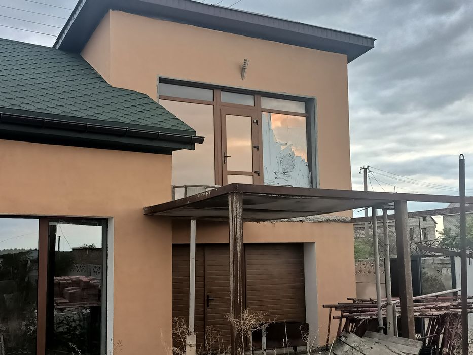 Продаж сучасної новобудови / дачі біля річки та лісу