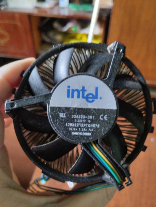 Продам процессор с кулером Intell Xeon e3-1230v2..