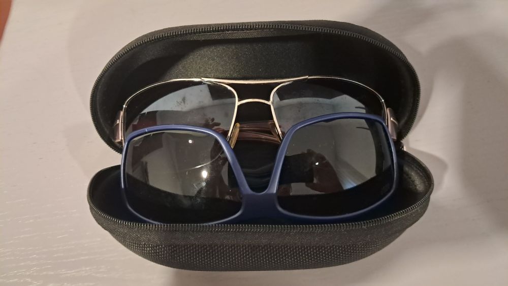 2 pares de óculos + caixa