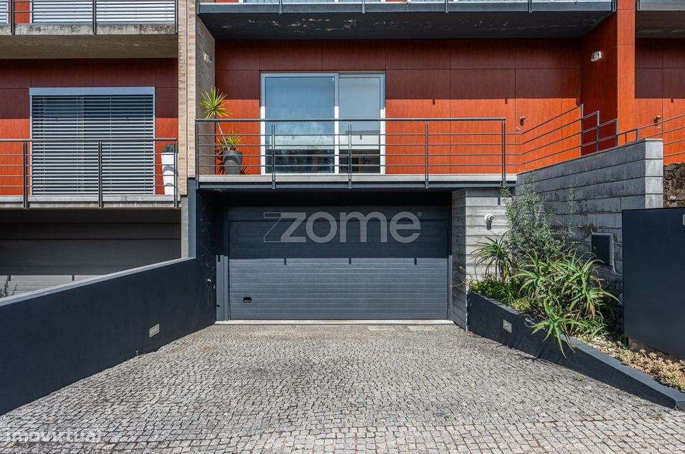 Moradia T4 | 345 m2 Área Bruta | Garagem | Logradouro | Fraião - Br...