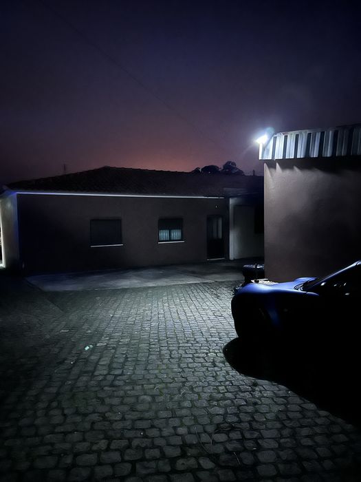 Foco Led com sensor de movimento